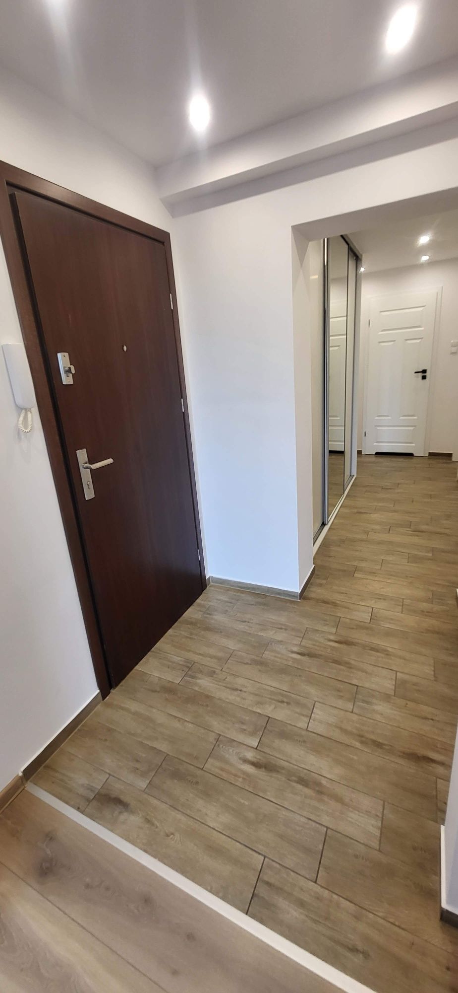 Wynajmę mieszkanie 4 pokoje + aneks, łazienka i WC 60m Świdnik