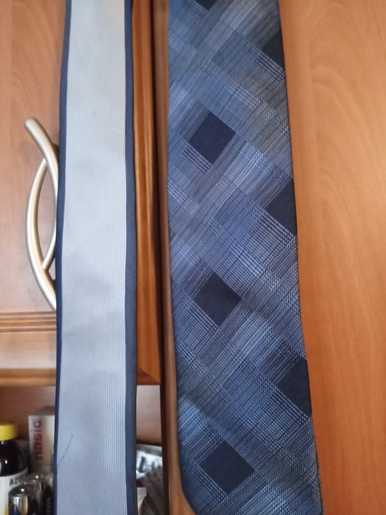 Krawaty firmowe dwie sztuki