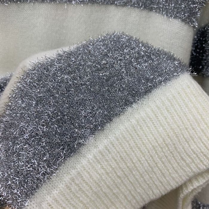 Ami білий шерстяний светр в наявності розмір S