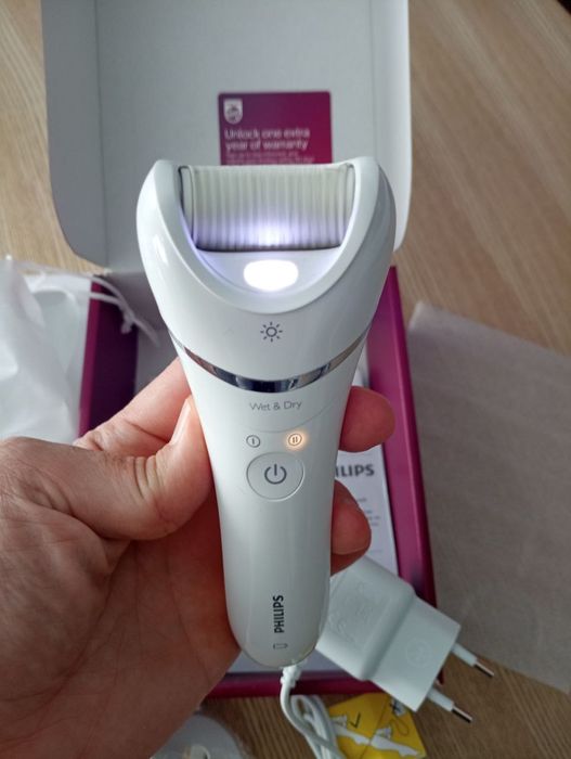 Продам епілятор Philips 8000 BRE700