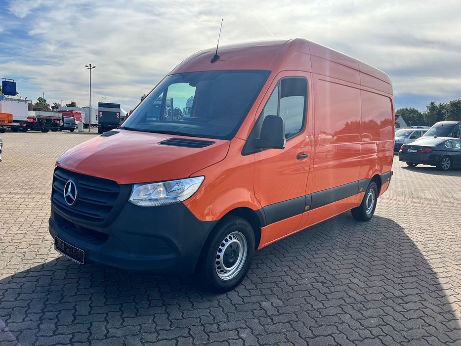 Mercedes-Benz Sprinter 314 CDI / L2H2 / Zabudowa warsztatowa BOTT / warsztat /  zasilanie 230V / Klima / Navi / hak 3500 kg  kamera cofania /