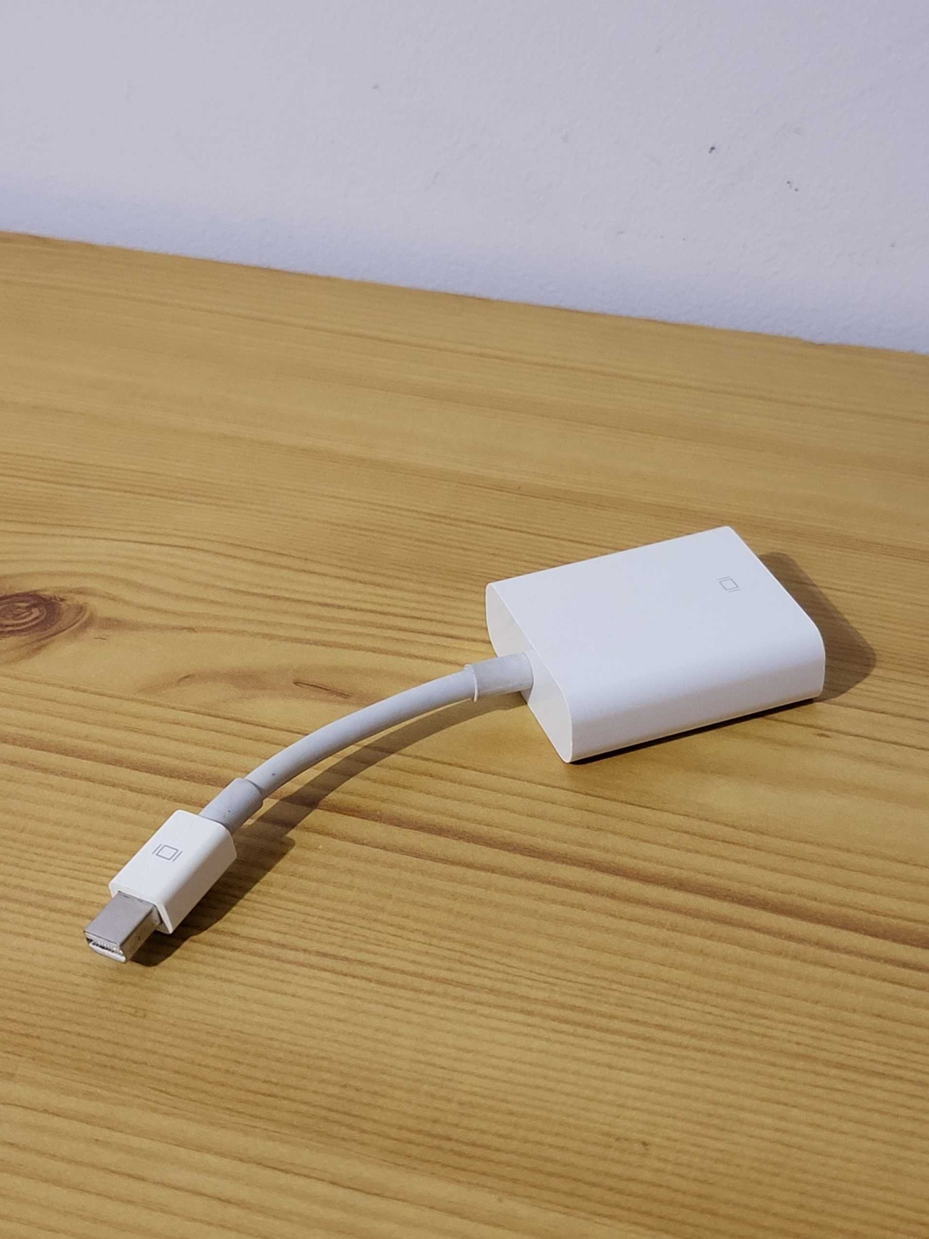 Oryginalna przejściówka Apple mini DisplayPort do VGA A1307