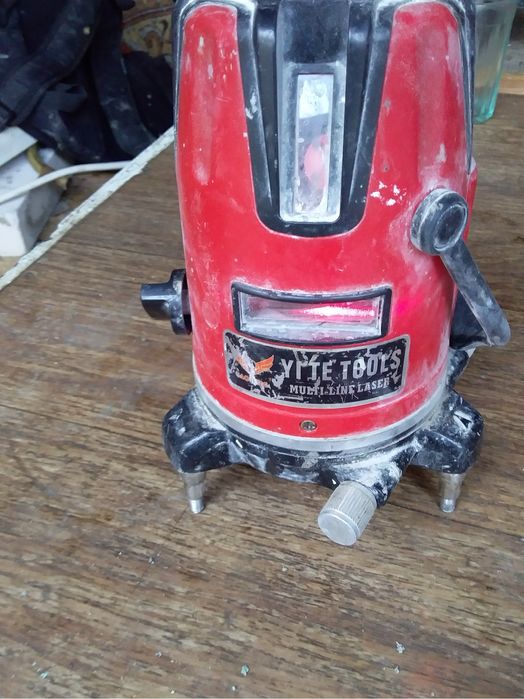 Лазерный уровень на запчасти