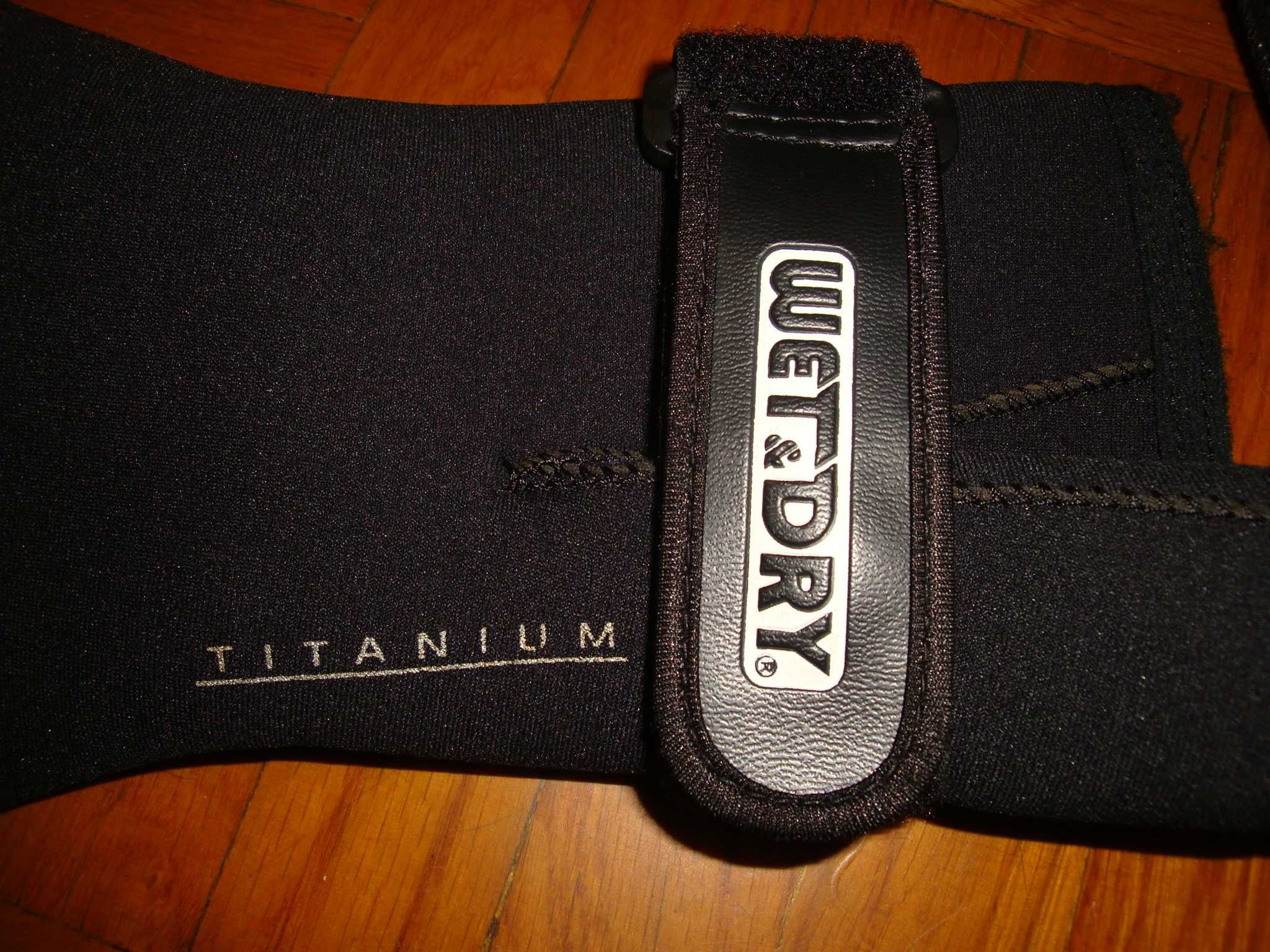 Гидроперчатки WET DRY , размер L-XL ( 18-21 см ) , толщина 5 мм