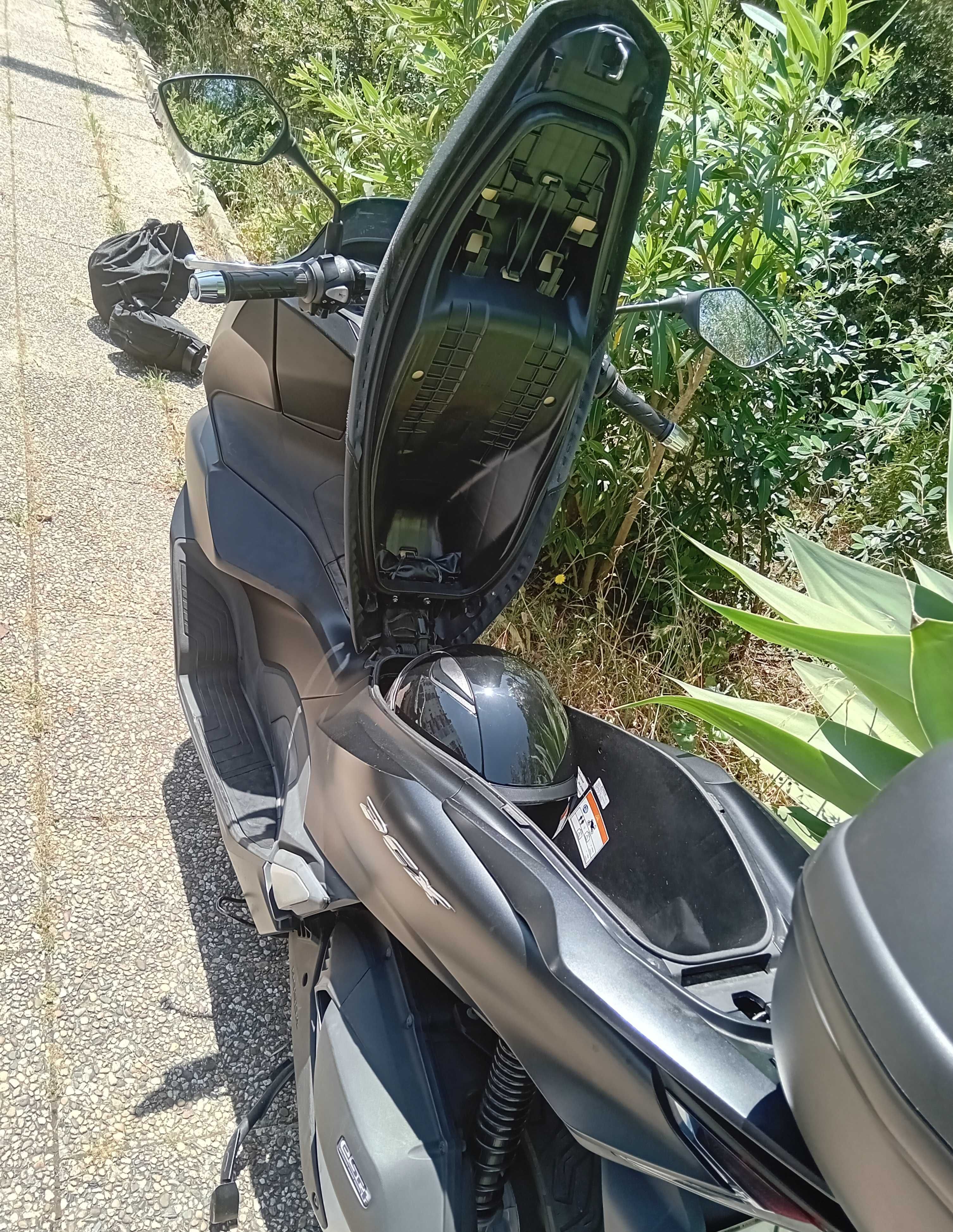 Honda PCX 2021 em excelente estado