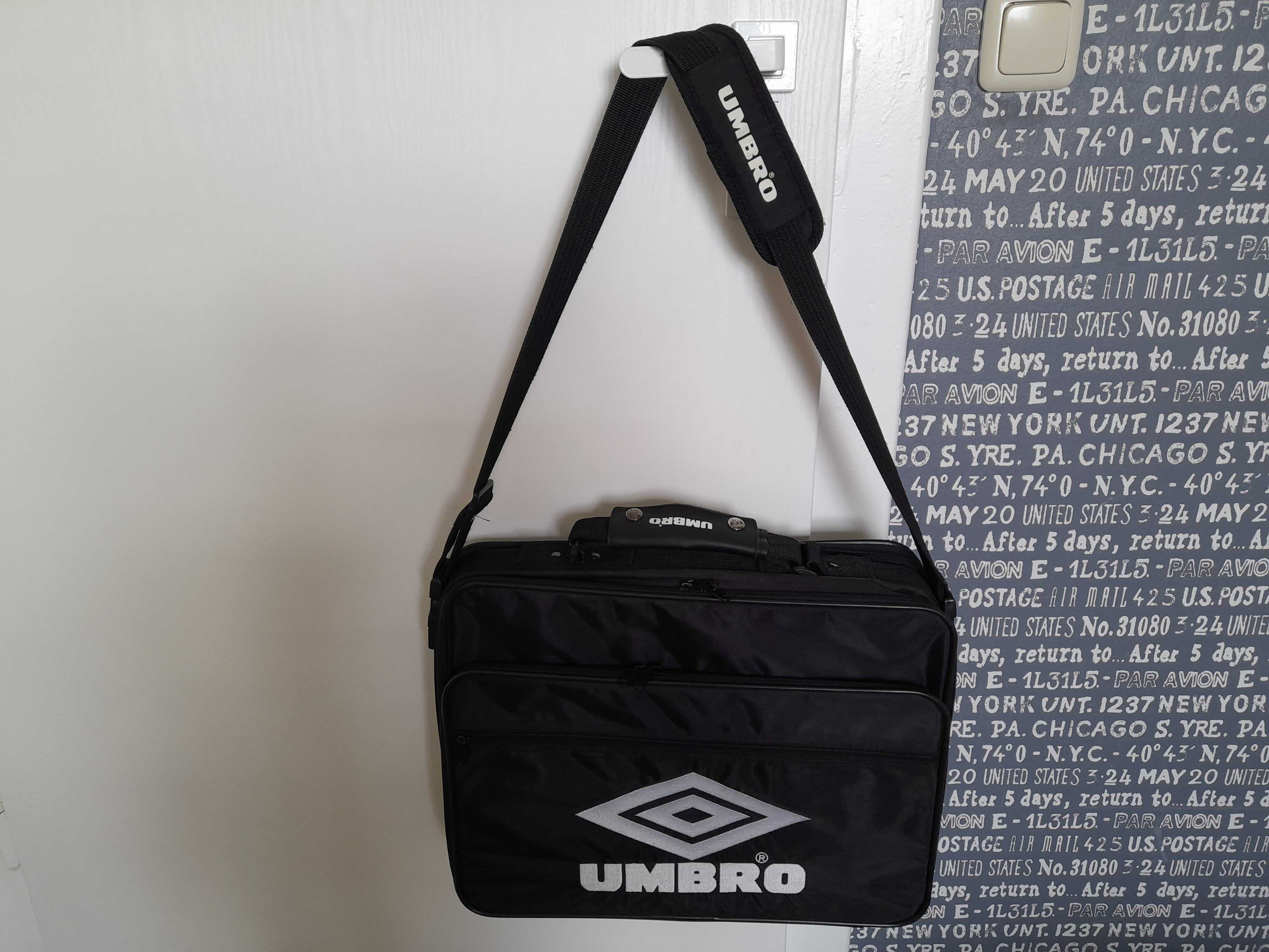 Markowa UMBRO duża torba na laptop solidna czarna środek 41 x 32,5cm