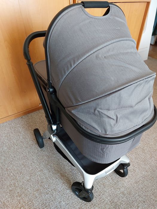 Детская коляска 2 в 1 универсальная.