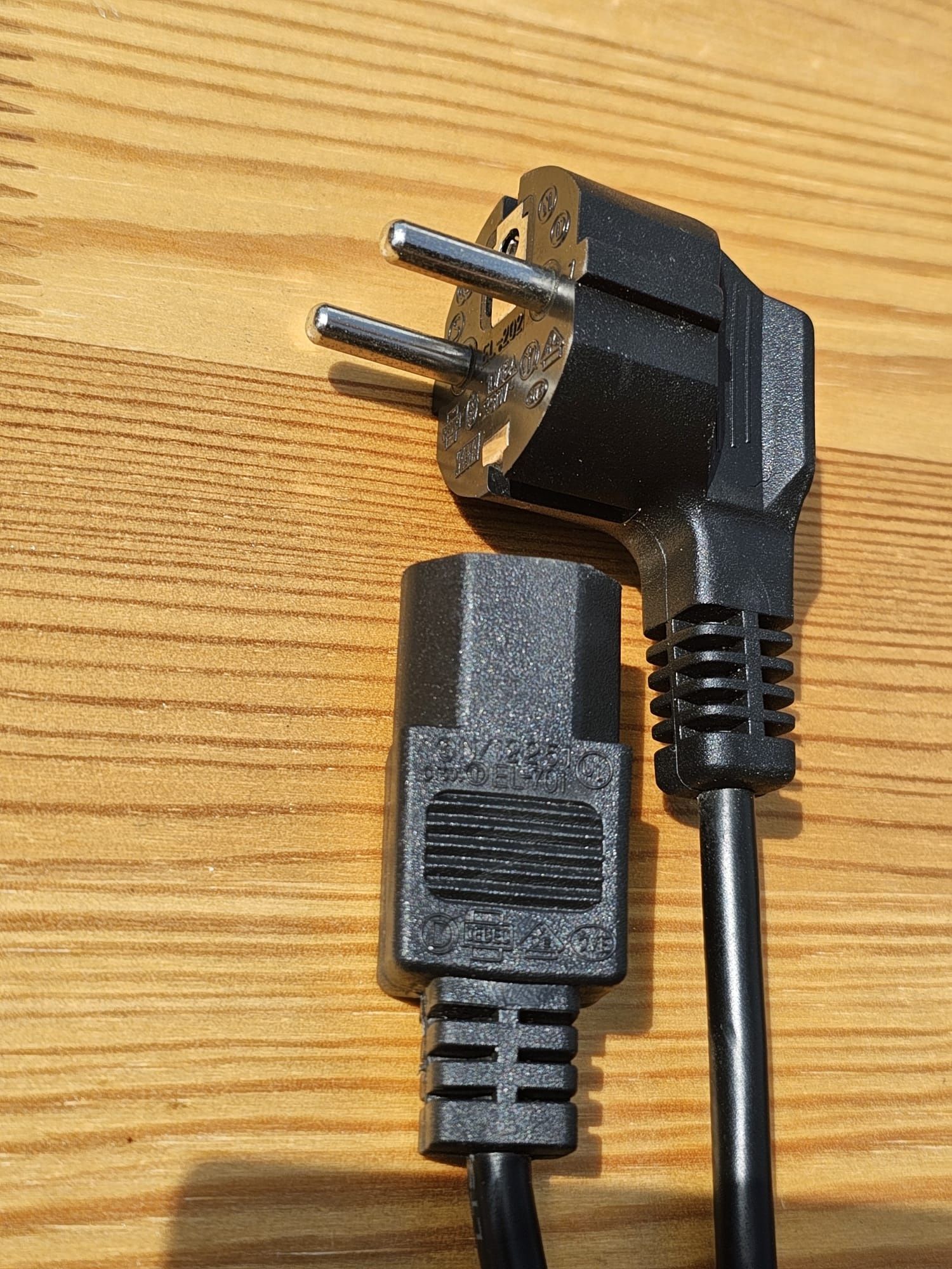 Kabel zasilajacy trapezowy 1.5 m