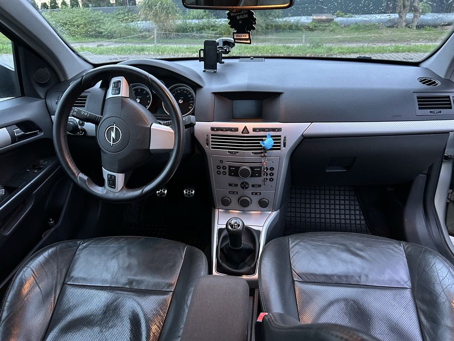Opel Astra H Kombi 2005r
