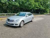 Mercedes-Benz Klasa C Syndyk sprzeda bardzo zadbanego mercedesa C 180