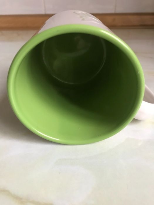 Керамическая новая чашка