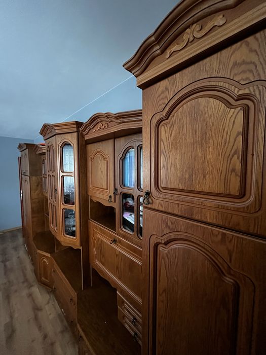 Regał do salonu lub biura