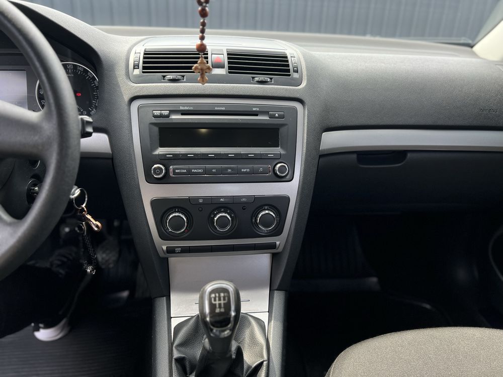Skoda octavia (a5) 10.2011 року MPI 1.6  газ/бензин