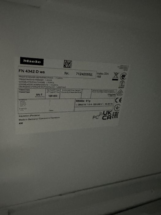 165 cm!Морозильна камера Miele FN4342 D