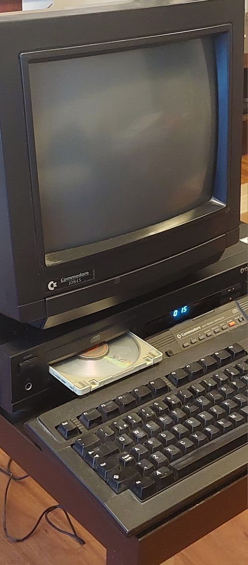 Amiga CDTV z monitorem 1084S