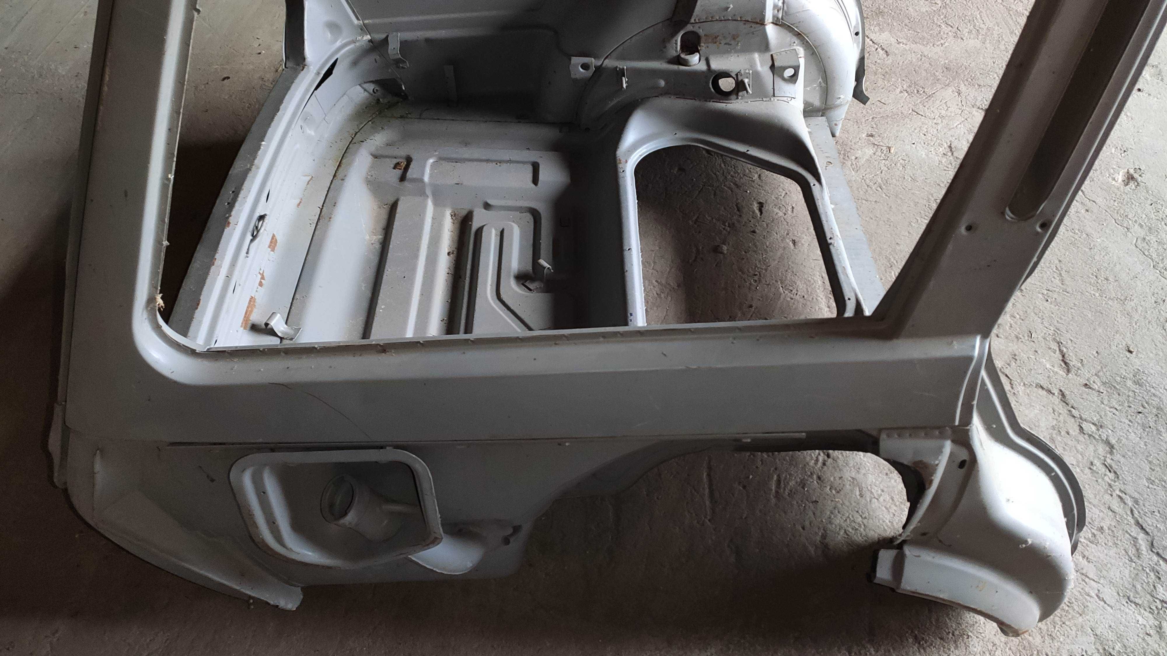 Wartburg 1.3 - Nowy tył kombi - podłoga pas tylny fartuchy boczne