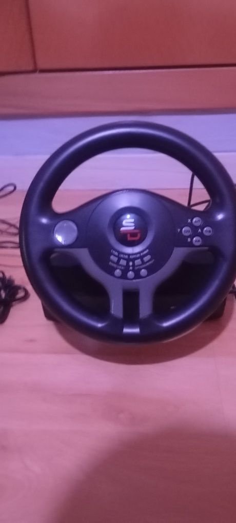 Volante e pedais