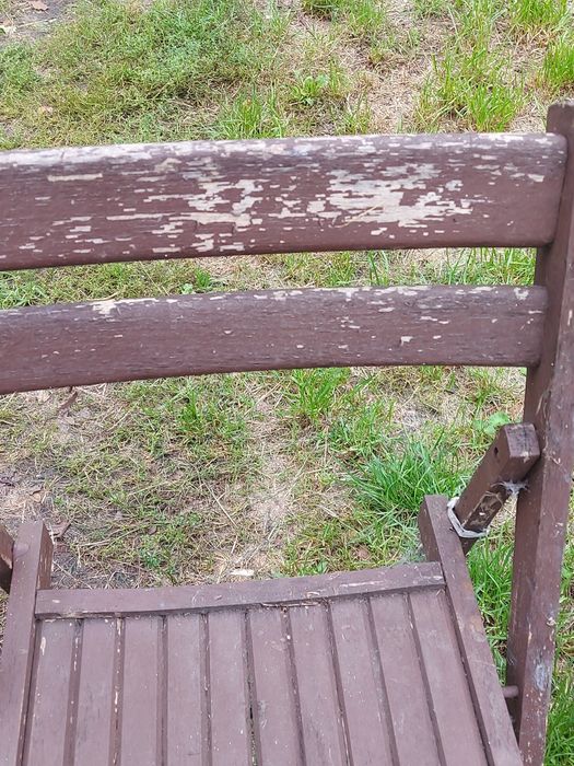 Stare krzesła  drewniane składane 2 sztuki z czasów PRL
