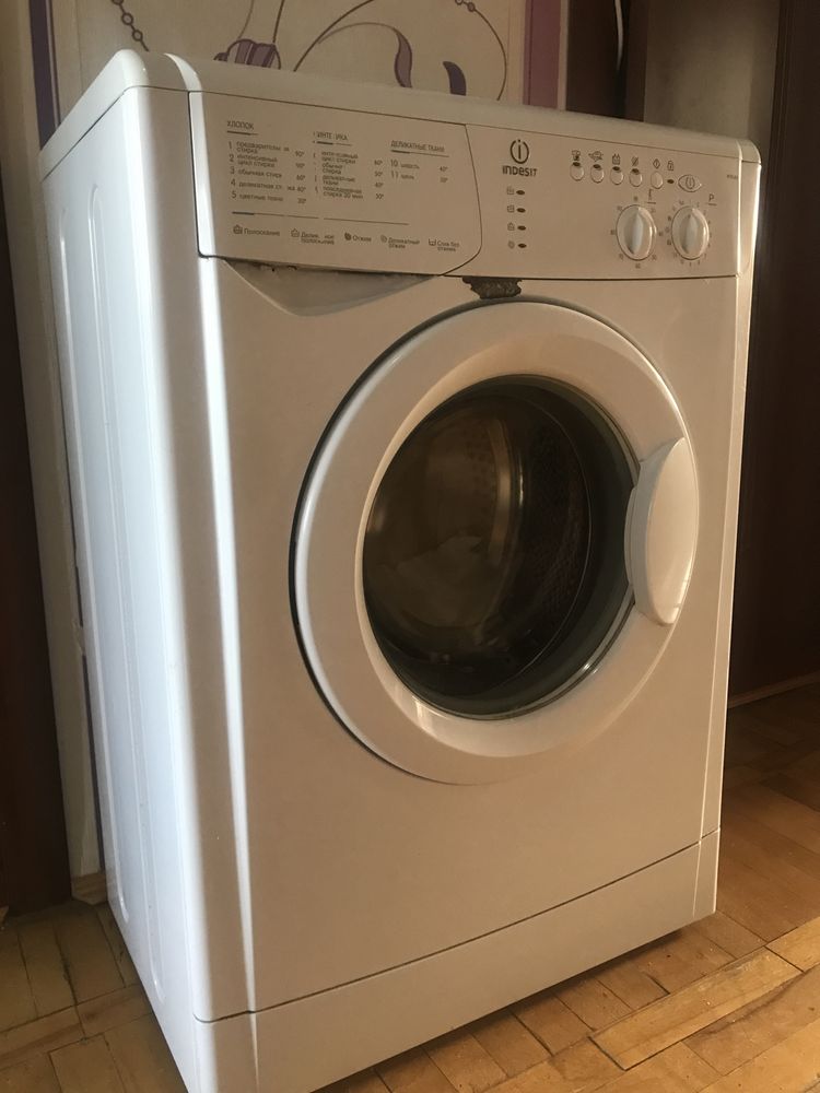 Пральна машина Indesit WISL82