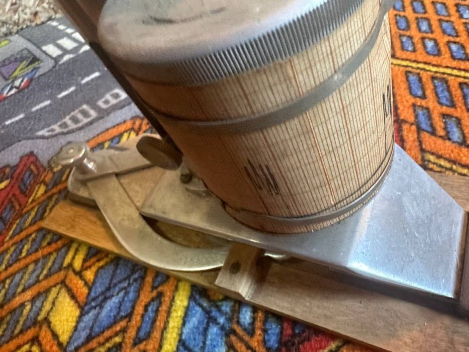 Апарат як барометр Старий