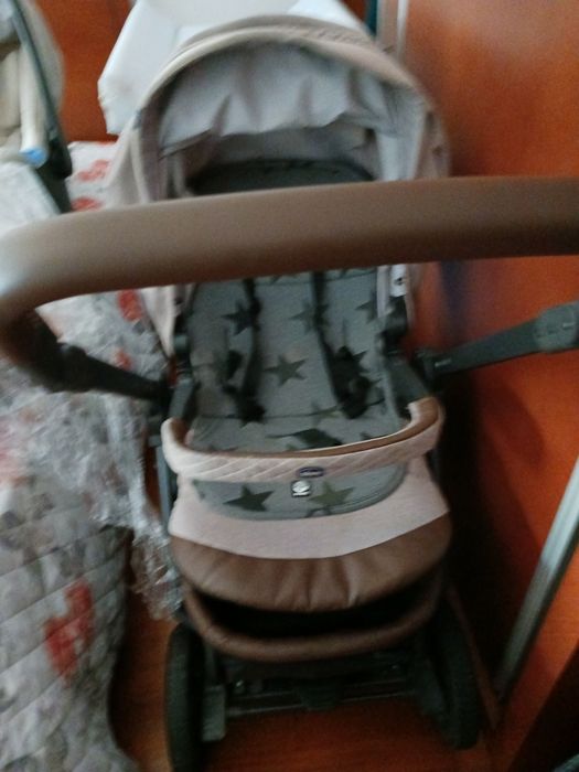 Carrinho de bebé chicco  3 em 1 e oferta isofix