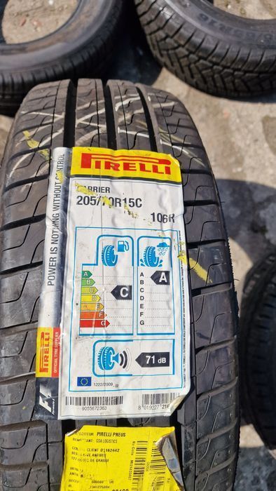205/70r15c Pirelli Carrier