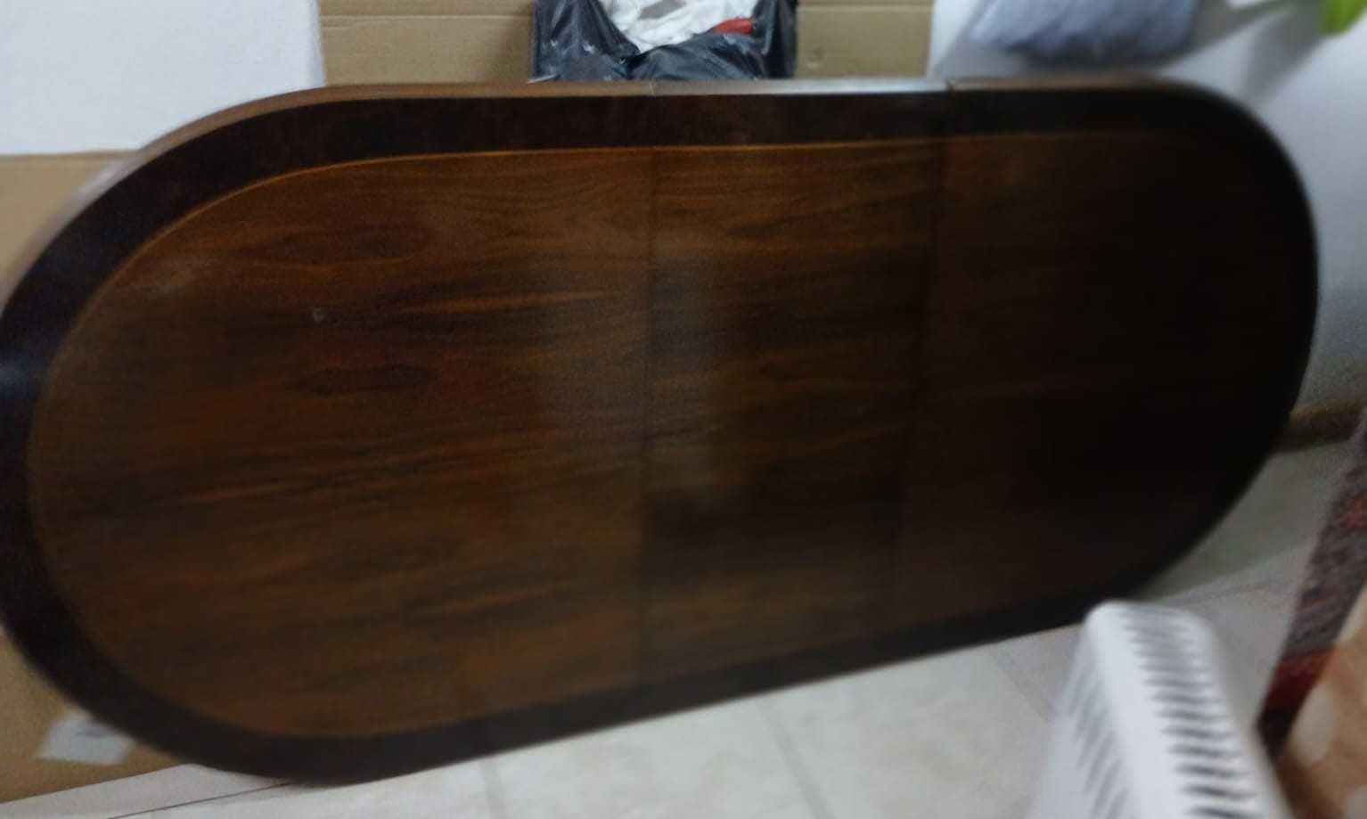 Mesa de jantar madeira (extensível para 8 pessoas)