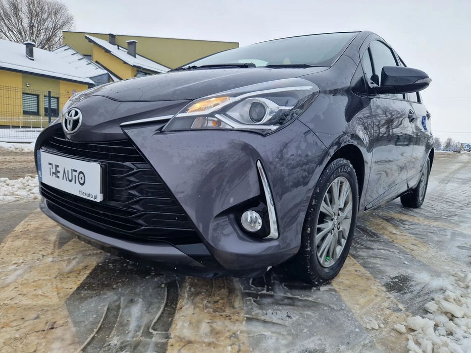 Toyota Yaris 1.5 bezwypadkowa niski przebieg SALON PL polecam AUTOMAT
