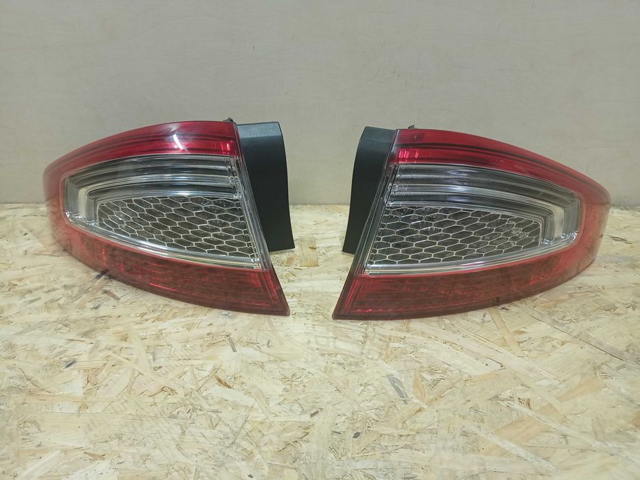 Ford Mondeo MK4 FL lift lampa prawa lewa hatchback tył tylna oryginał