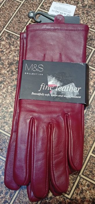 Кожаные перчатки.