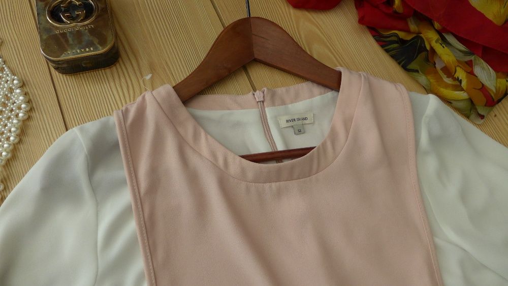 Sukienka RIVER ISLAND L 40 pudrowy róż pudełkowy geometryczny projekt