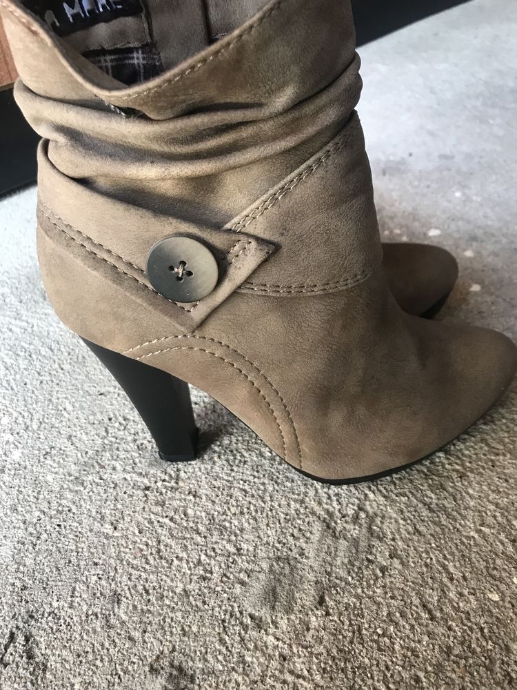 Vendo botas taupe 38 em bom estado