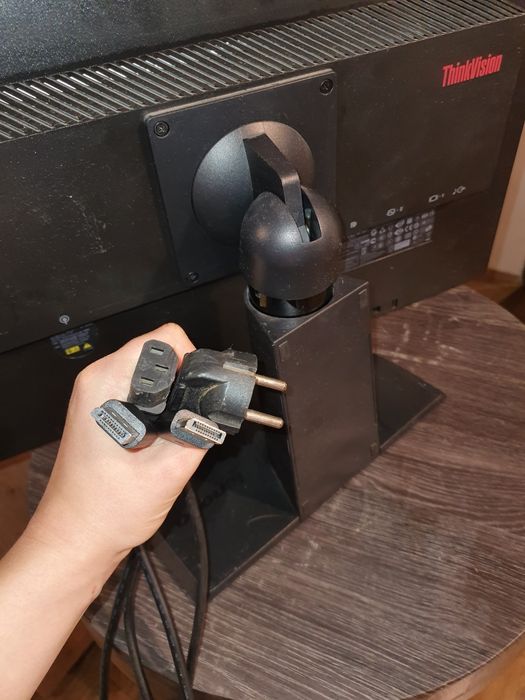 Monitor lenowo 22 cale