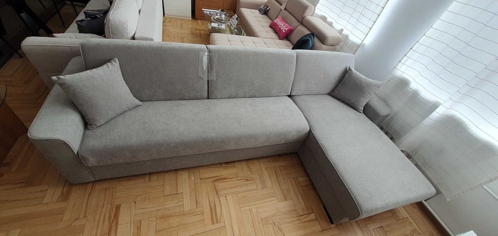Narożnik 304cm spanie na materacu 160 "stelaż włoski" szary SOLA -45%