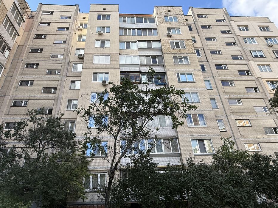 продаж квартири 1 кім просп. Івасюка 56