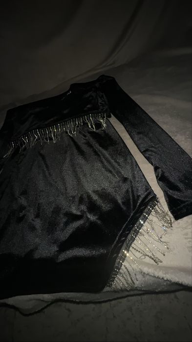 Комплект : топ + спідничка з бахромою зі страз