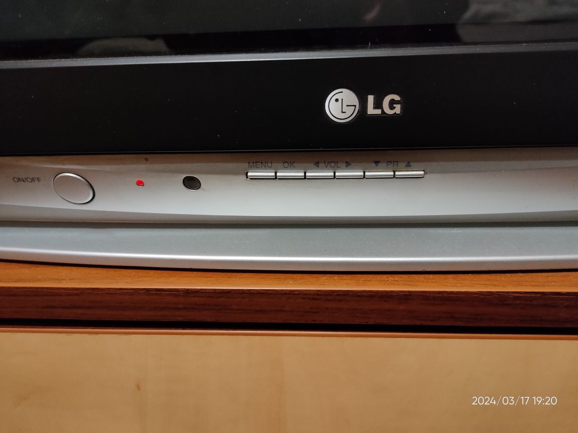 Телевізор LG 21FS4RG super slim