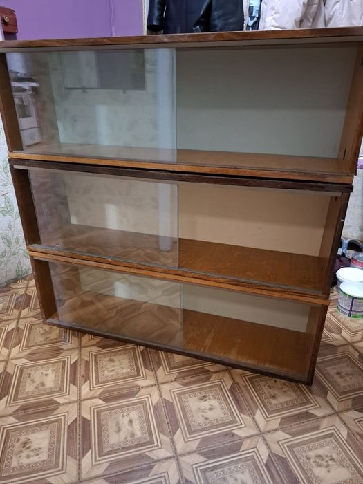 Полки книжні зі склом