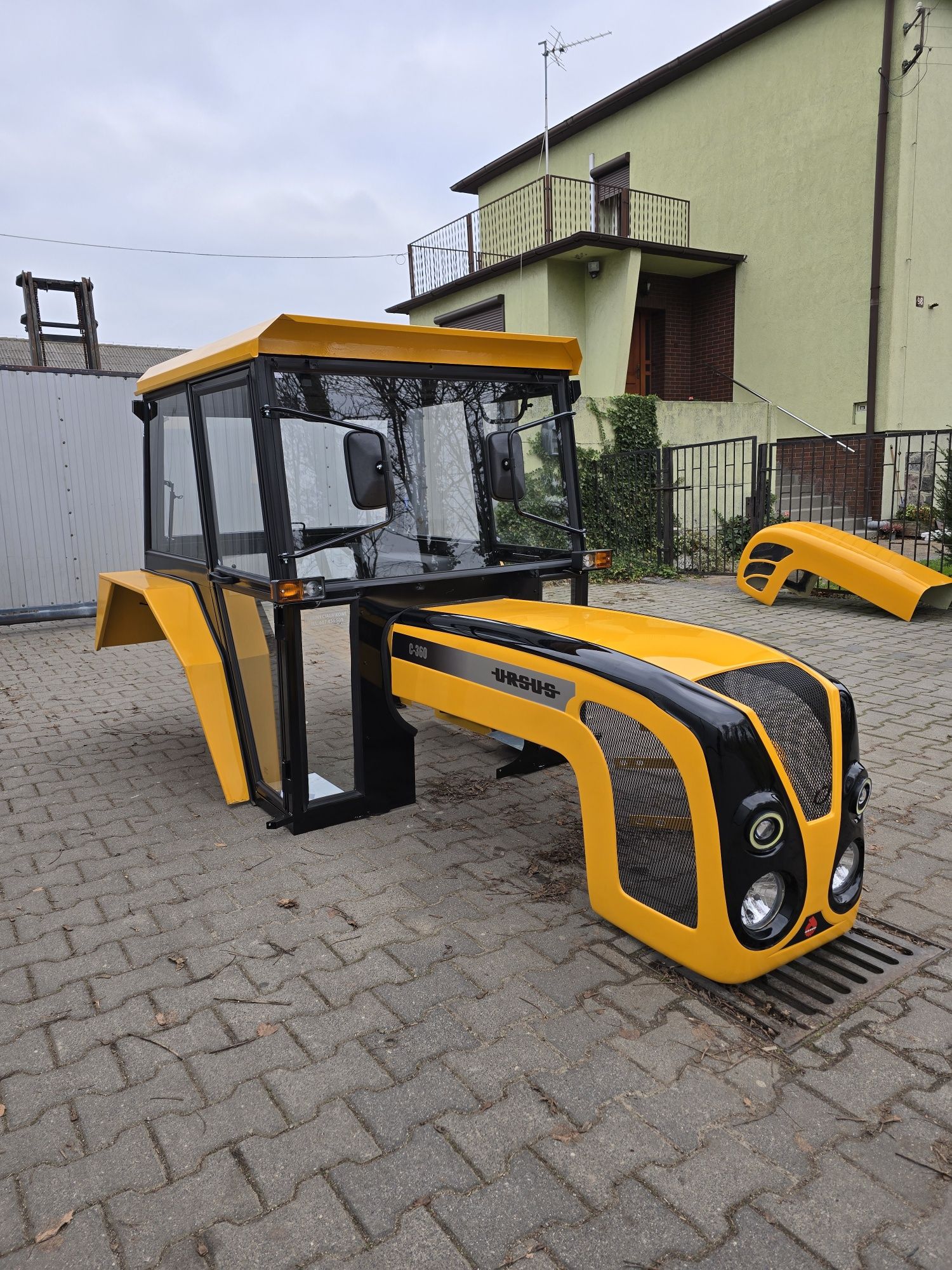 Kabina c360 c330 Kabina c 360 mf255 bizon t25 maska c360