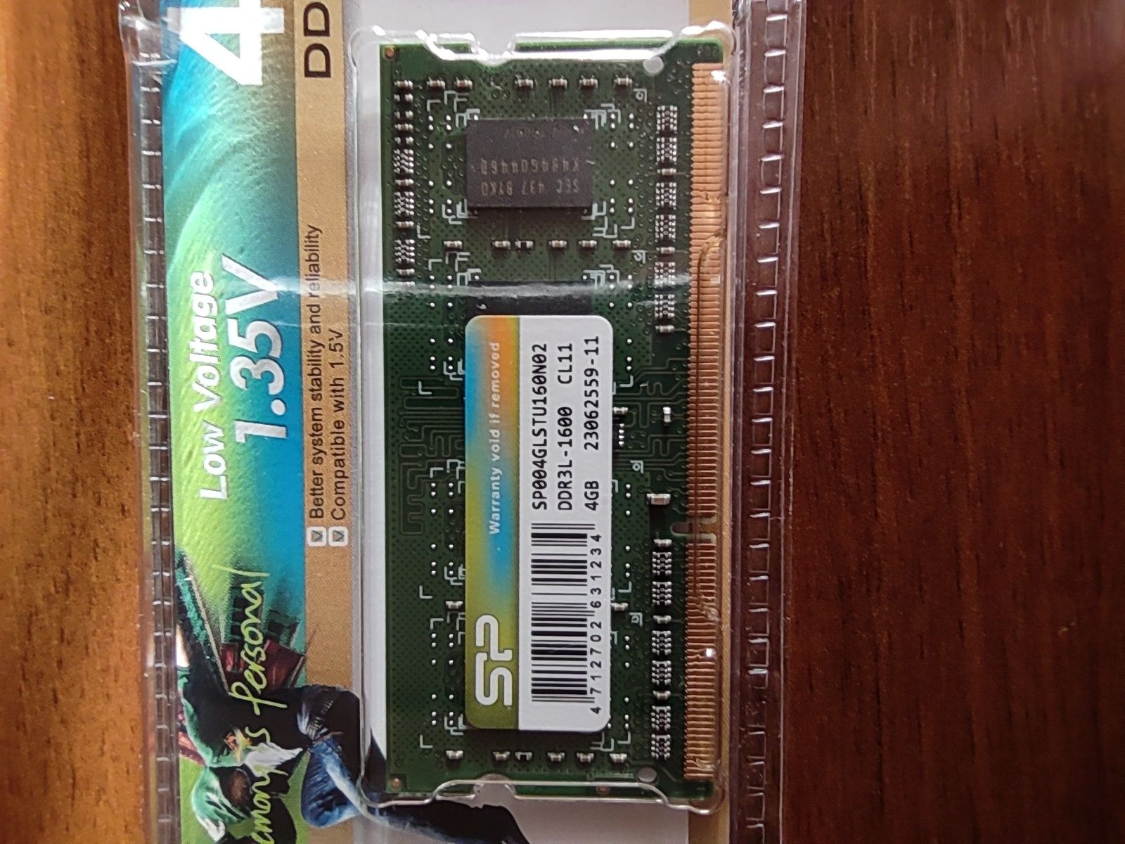 ddr3 1600 CL11 4 gb для ноутбуков,новая.