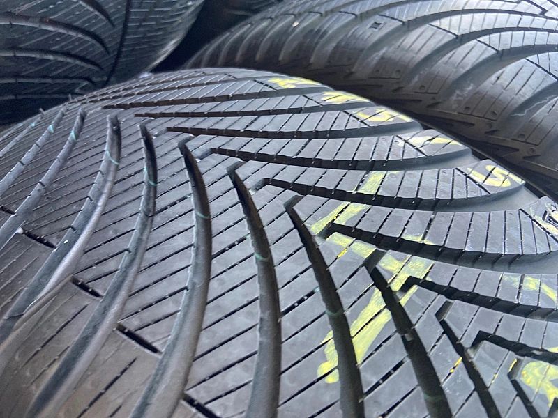 215/55/17 Kumho Solus 4S HA32_6,6mm_4szt_(433)