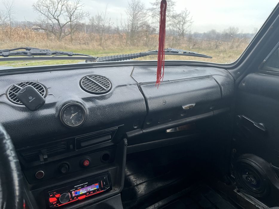 Автомобіль Ваз 2106