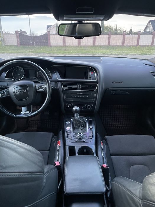 Продам ауди А5 полный привод 2008 г