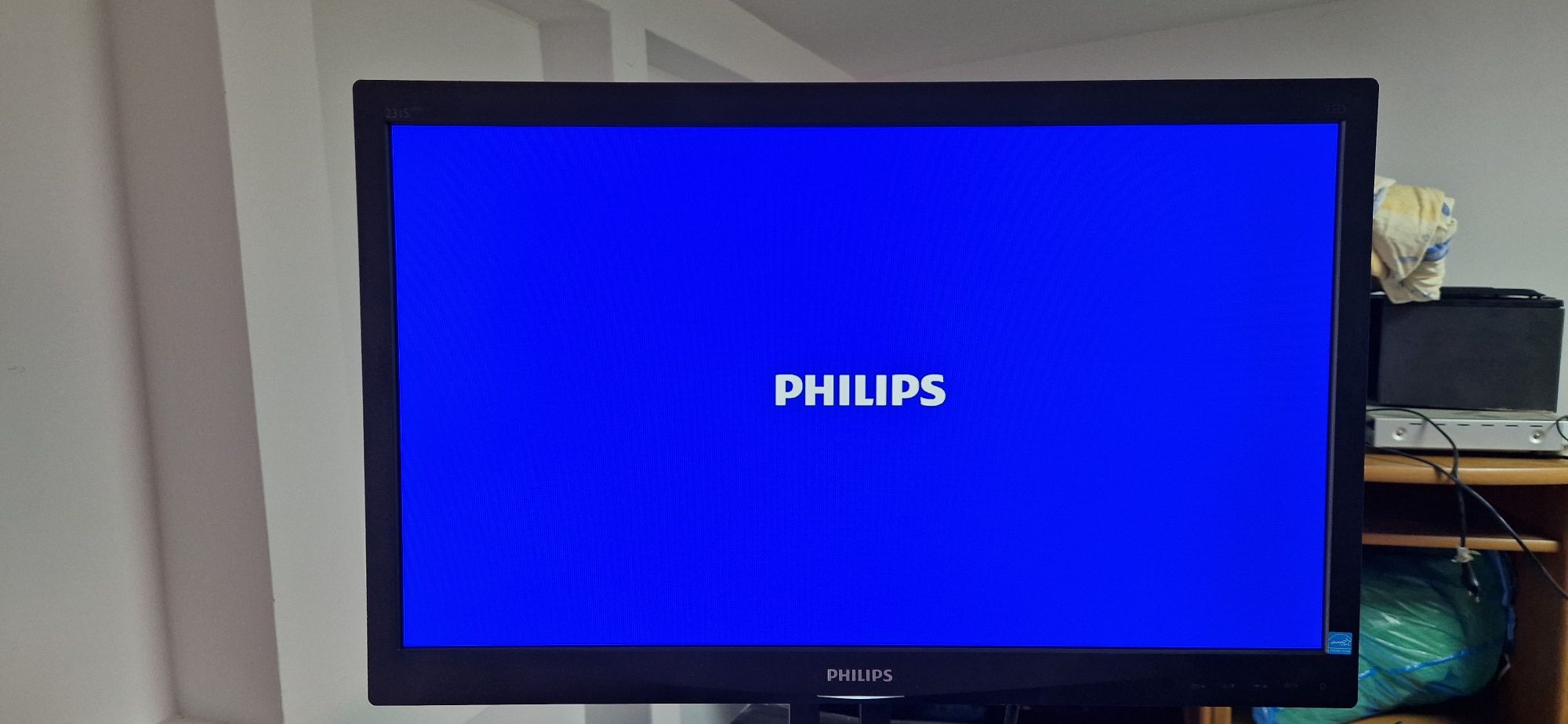 Monitor philips 23 cale