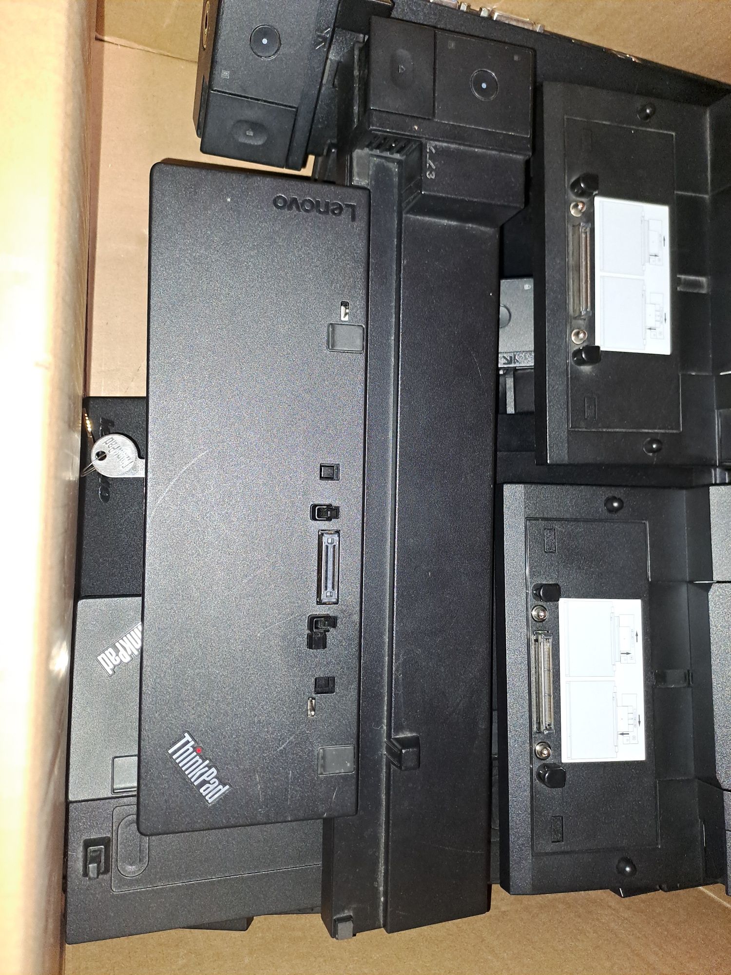 Stacje dokujące Lenovo ThinkPad i DELL