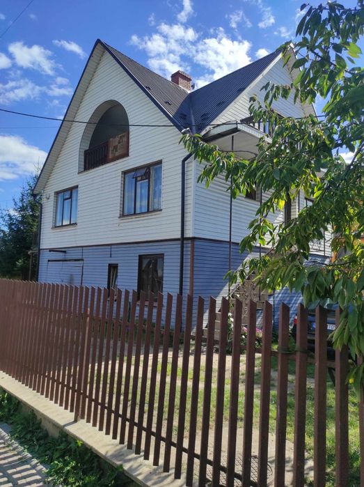 Sprzedam Dom Piętrowy Wolnostojący z budynkiem gospodaczm w Centrum Mi