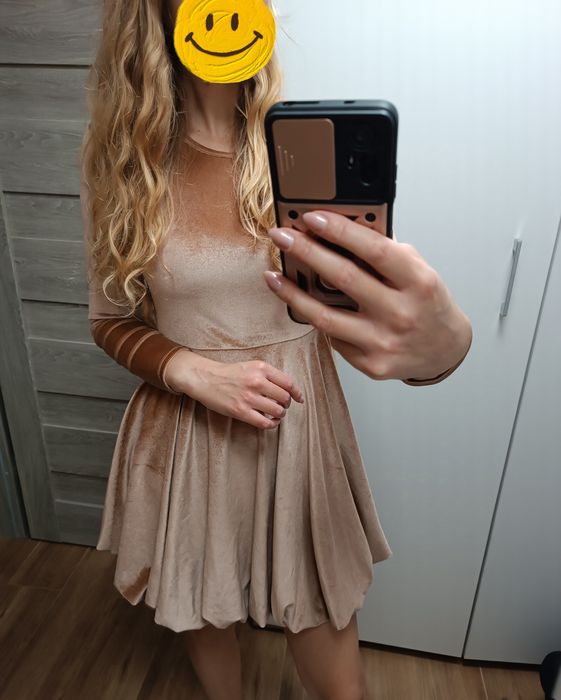 Sukienka welurowa bombka