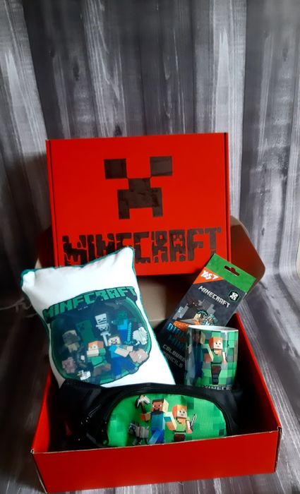 Дитячий подарунковий набір для шанувальників гри Minecraft.