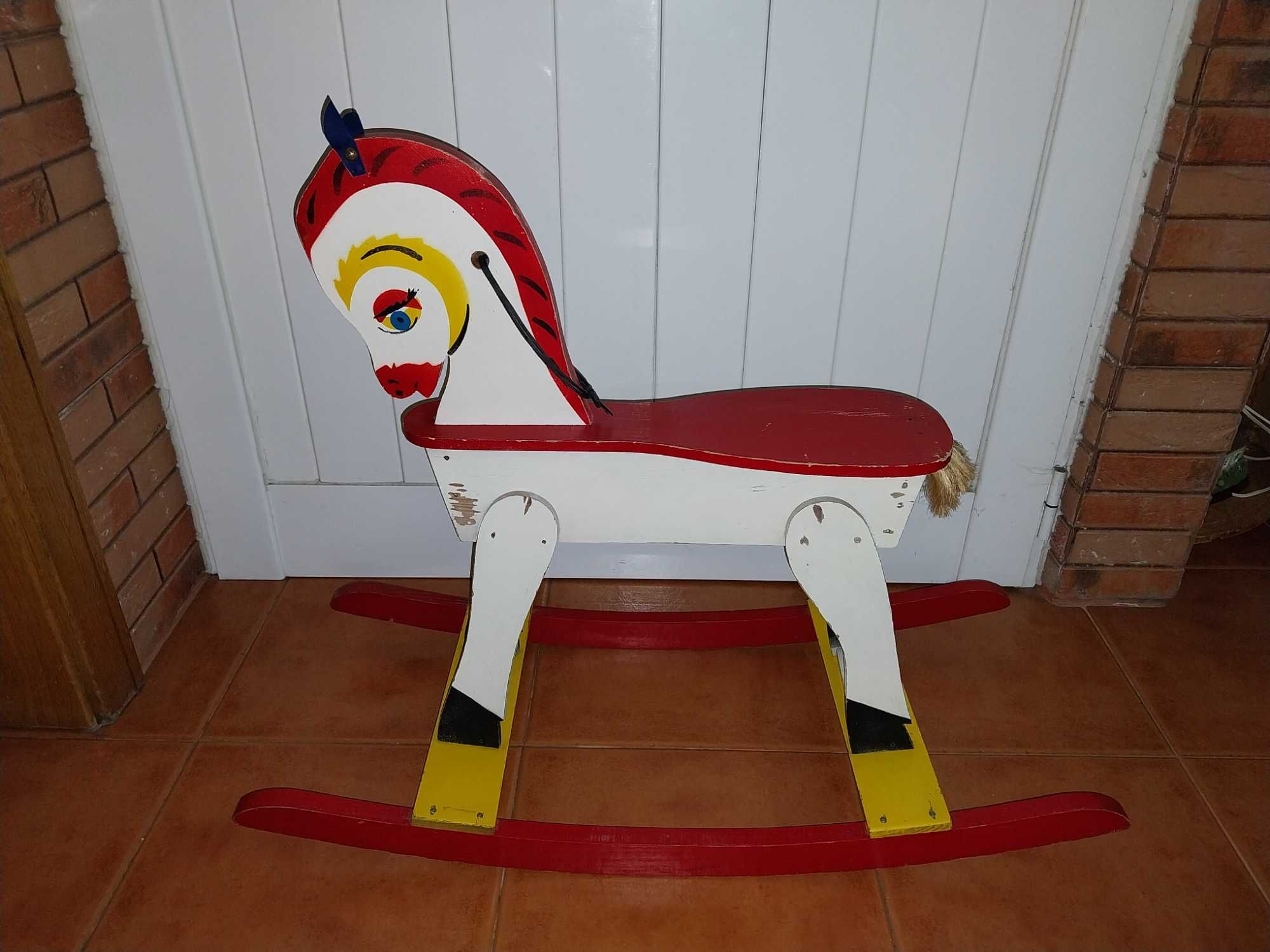 Cavalo de Baloiço - Antigo