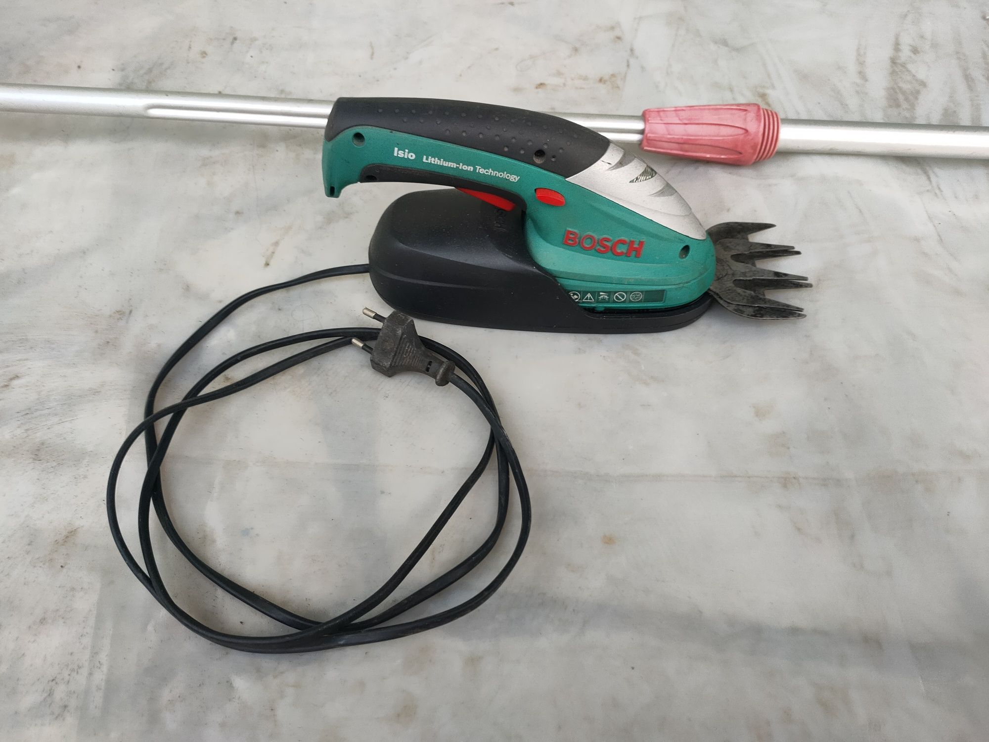 Conjunto de tesouras para relva sem fio Bosch Isio 3,6 V